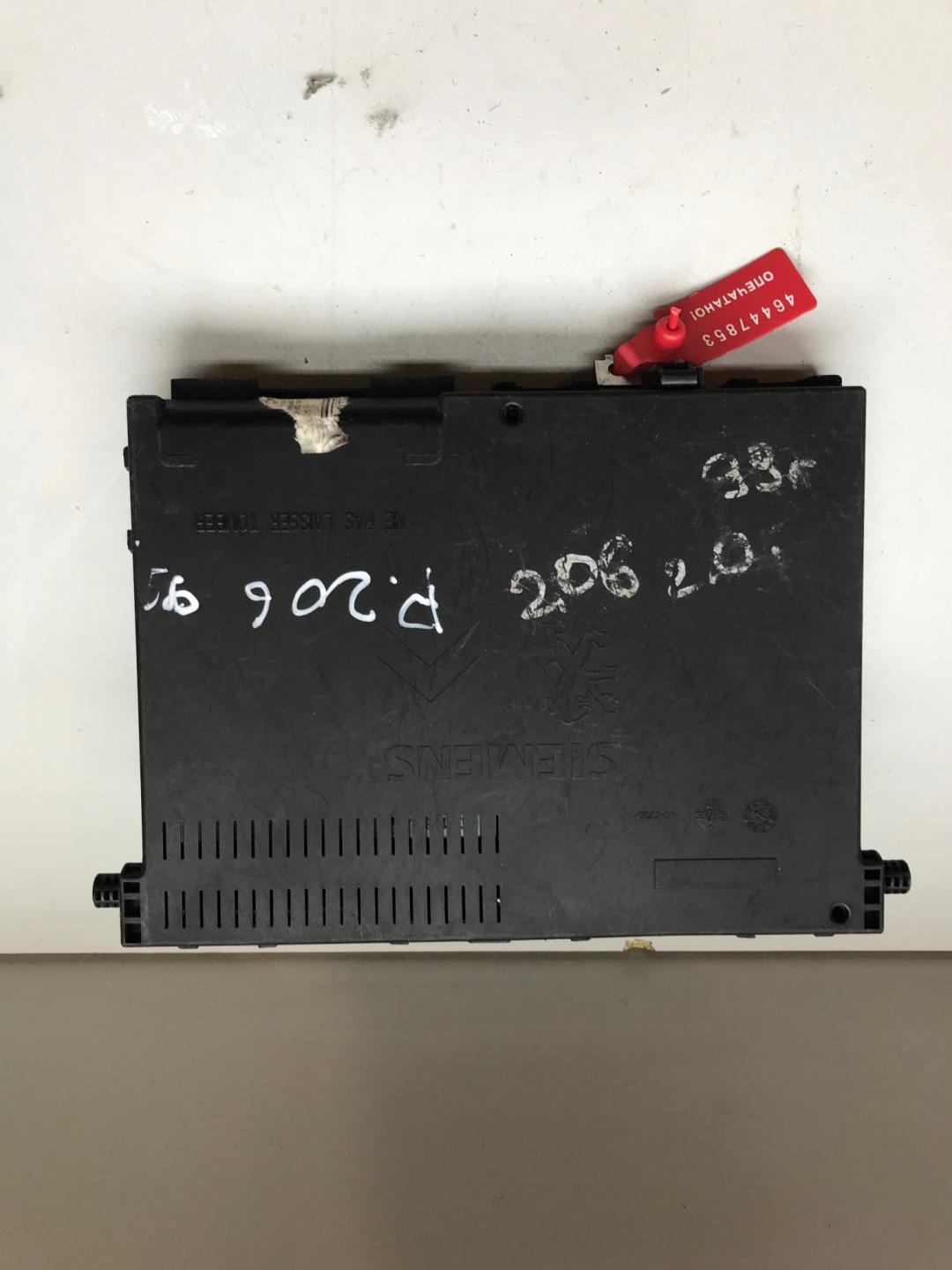 блок комфорта Peugeot 206 1 поколение 1999, 1.6 л., бензин, хетчбэк 5 дв. - фото №1