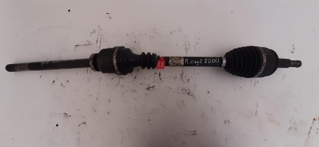 полуось передняя правая (приводной вал, ШРУС) Renault Megane 2 поколение 2005, 2.0 л., дизель, хетчбэк 5 дв. - фото №1