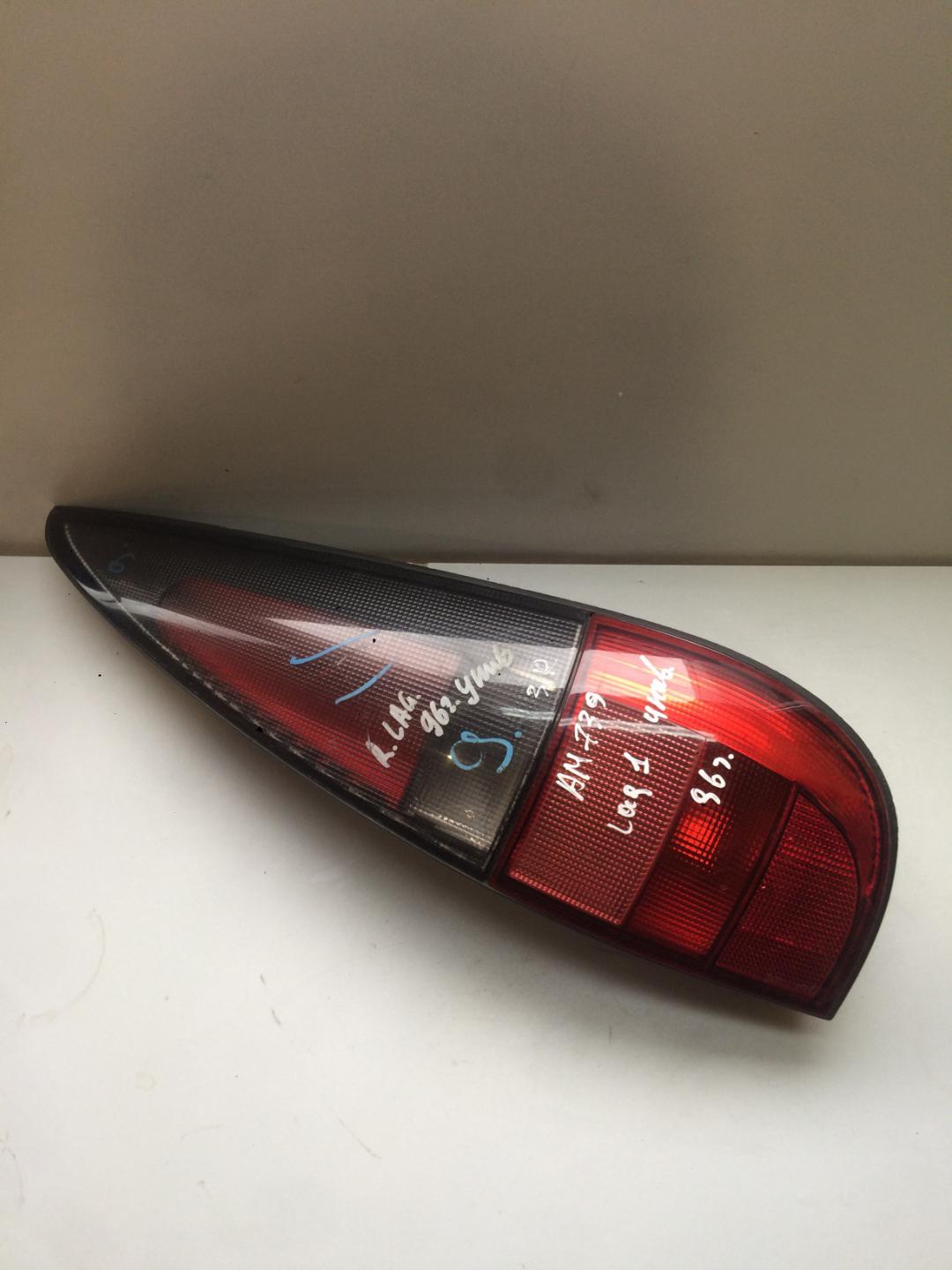 фонарь задний правый Renault Laguna 1 поколение 1996, 1.8 л., бензин, хетчбэк 5 дв. - фото №1