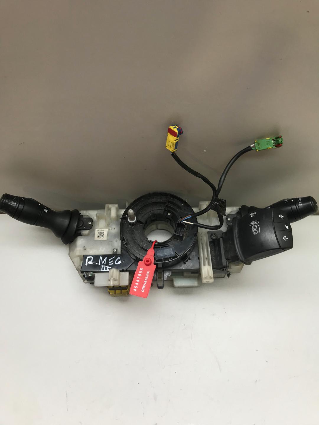 переключатель подрулевой (стрекоза) Renault Megane 3 поколение 2009, 1.5 л., дизель, хетчбэк 5 дв. - фото №1