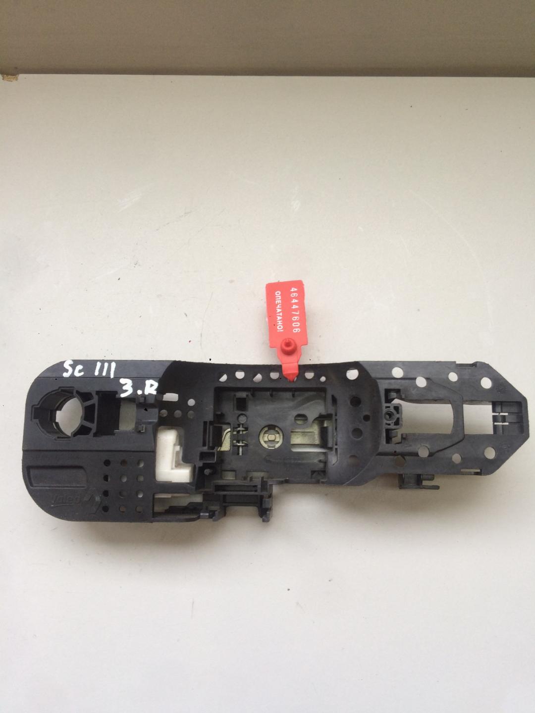 ручка наружная задняя правая Renault Scenic 3 поколение 2009, 1.5 л., дизель, минивэн, 806060041R - фото №1