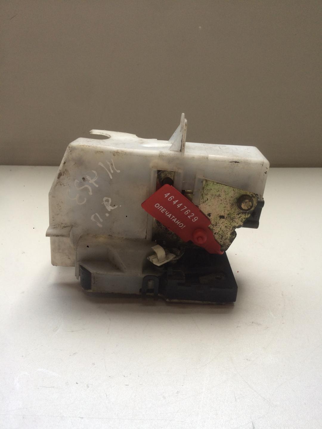 замок двери передней правой Renault Espace 3 поколение 1996, 2.2 л., дизель, минивэн - фото №1