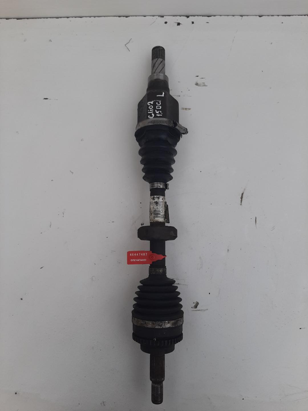 полуось передняя левая (приводной вал, ШРУС) Renault Clio 2 поколение 2001, 1.5 л., дизель, микроавтобус, 8200543868 - фото №1