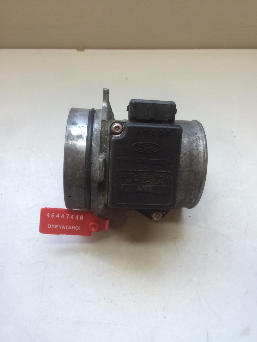 расходомер воздуха Ford Mondeo 1 поколение 1995, 1.8 л., дизель, хетчбэк 5 дв. - фото №1