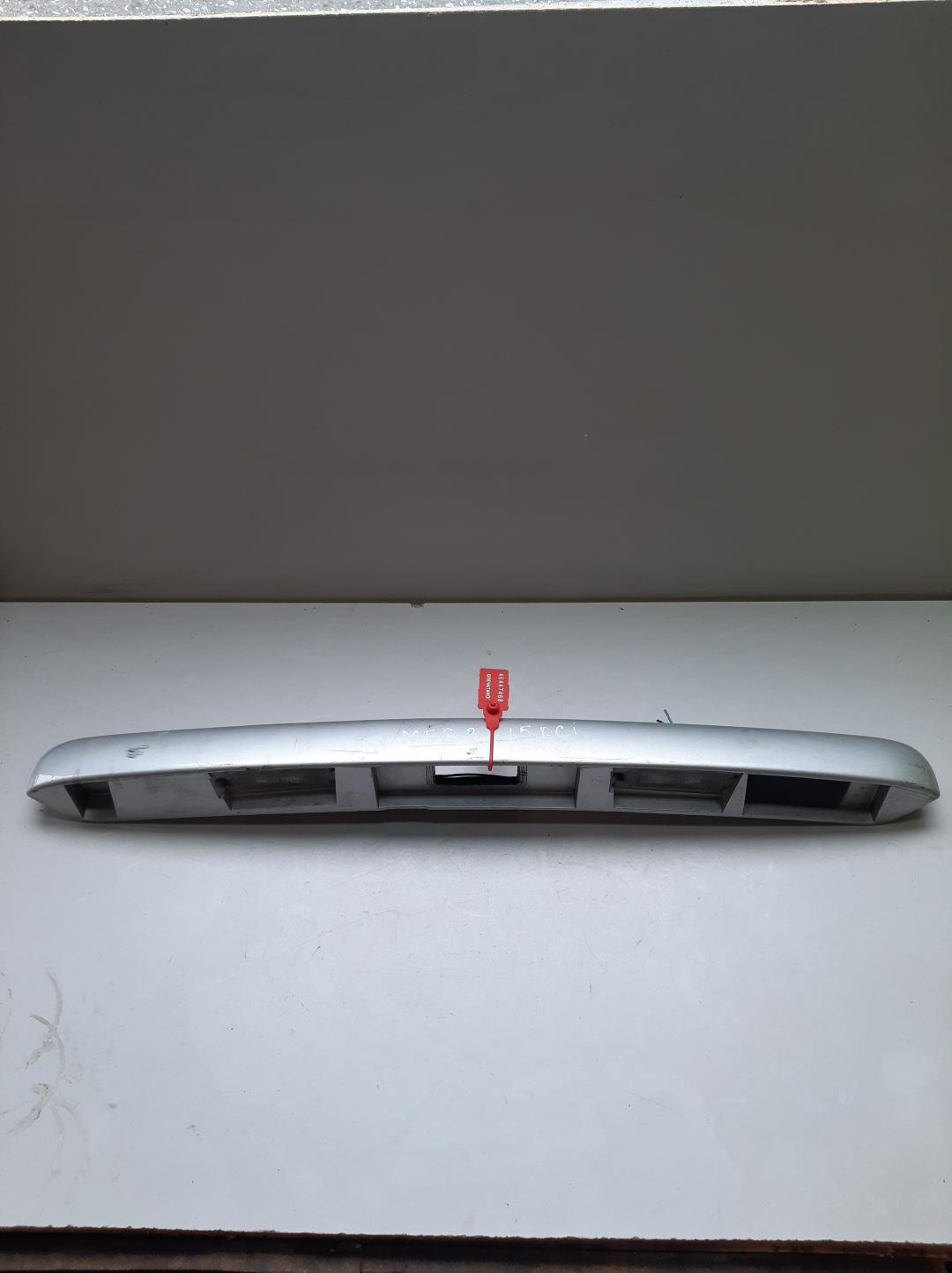 накладка двери (крышки) багажника Renault Megane 2 поколение 2002, 1.5 л., дизель, хетчбэк 5 дв., 8200140480 - фото №1