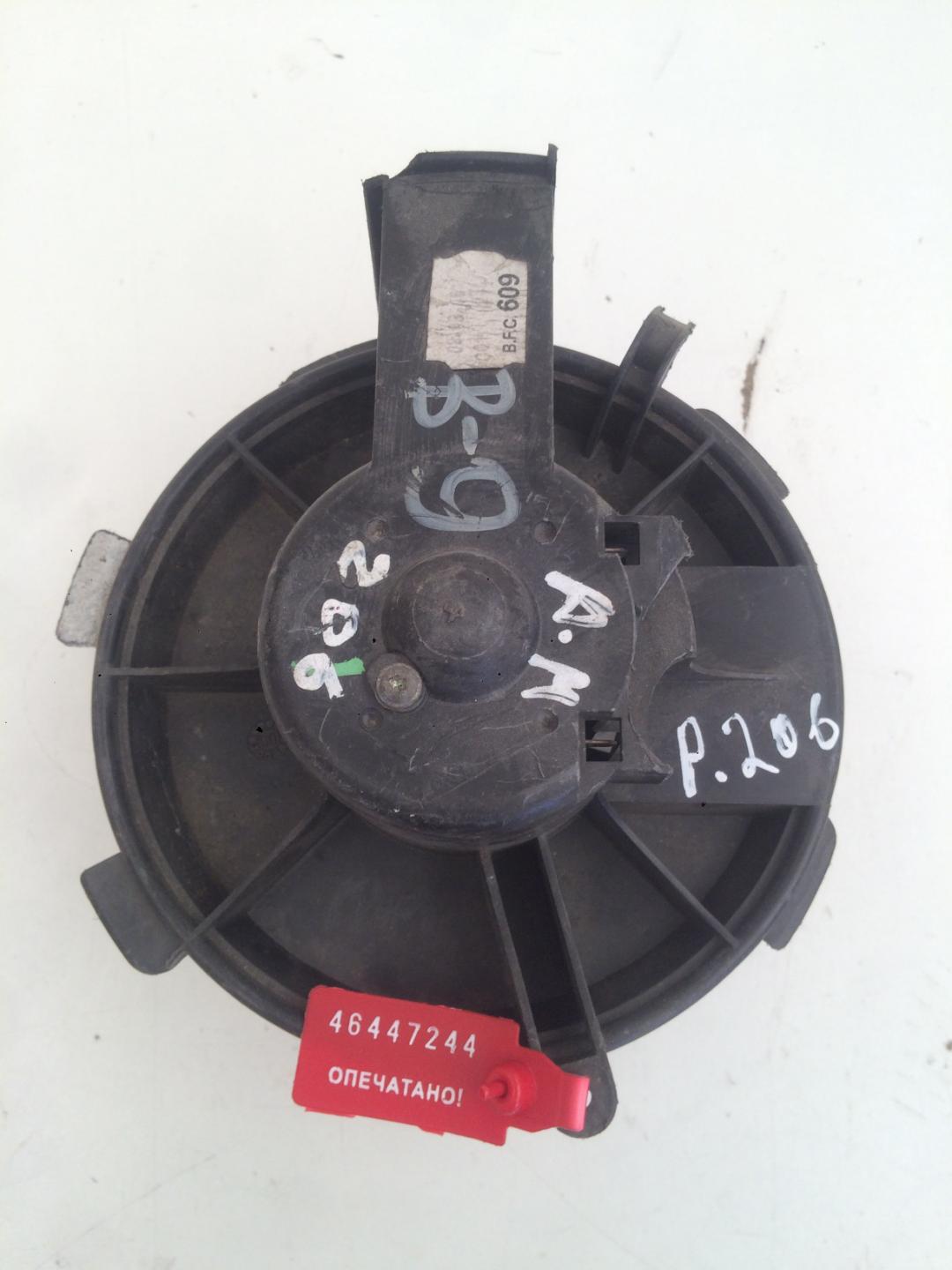 моторчик печки Peugeot 206 1 поколение 2002, 1.4 л., дизель, универсал - фото №1