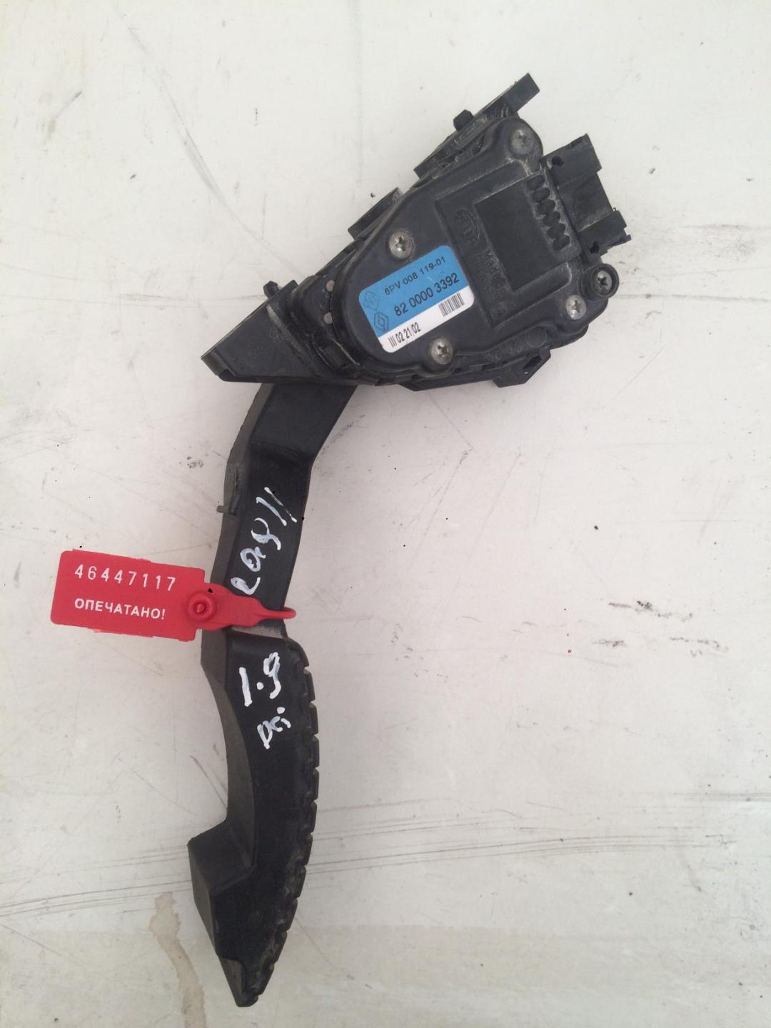 педаль Renault Laguna 2 поколение 2003, 1.9 л., дизель, хетчбэк 5 дв., 8200003392 - фото №1