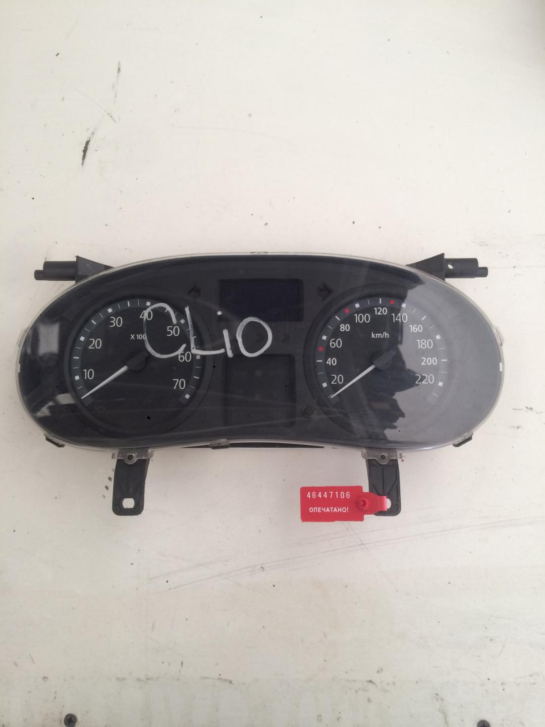 щиток приборов (приборная панель) Renault Clio 2 поколение 2000, 1.2 л., бензин, хетчбэк 5 дв., P8200276525 - фото №1