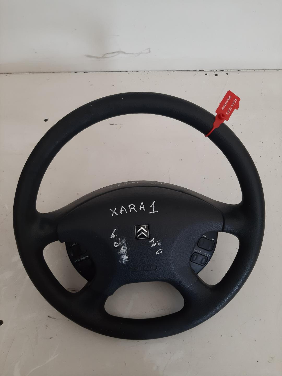 руль Citroen Xsara 1 поколение 2000, 1.6 л., бензин, хетчбэк 5 дв. - фото №1