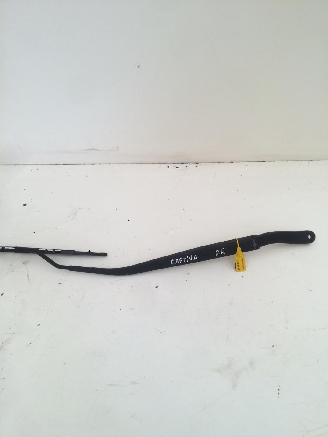 щеткодержатель (поводок стеклоочистителя, дворник) Chevrolet Captiva 1 поколение 2006, 2.0 л., дизель, внедорожник 5 дв. - фото №1