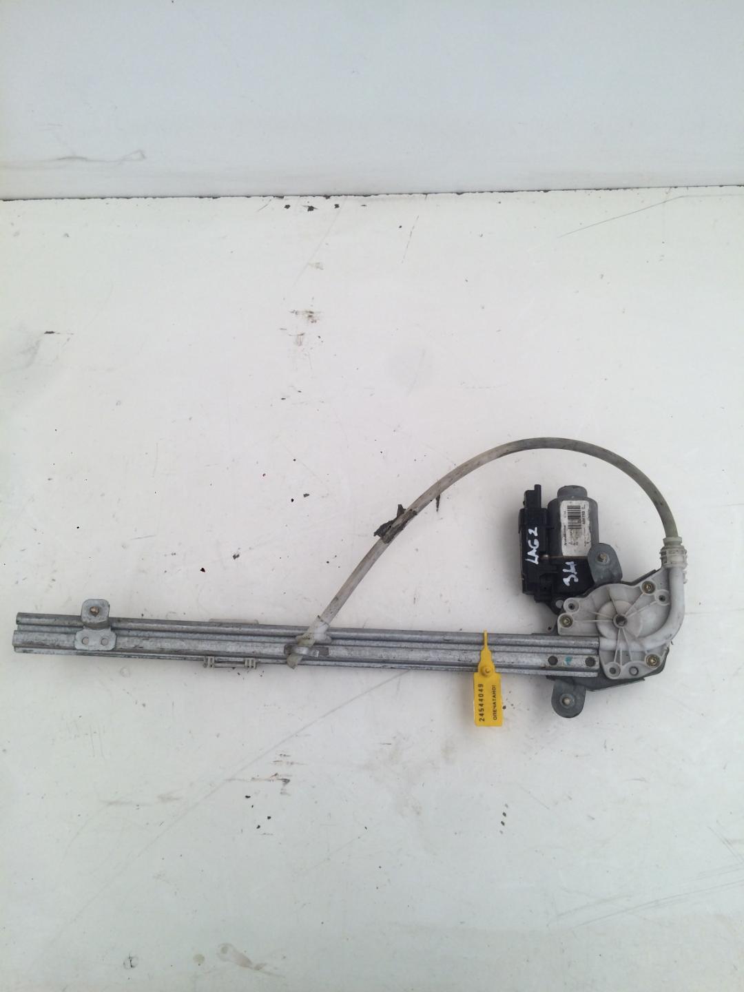 стеклоподъемник задний левый Renault Laguna 2 поколение 2001, 1.6 л., бензин, хетчбэк 5 дв. - фото №1