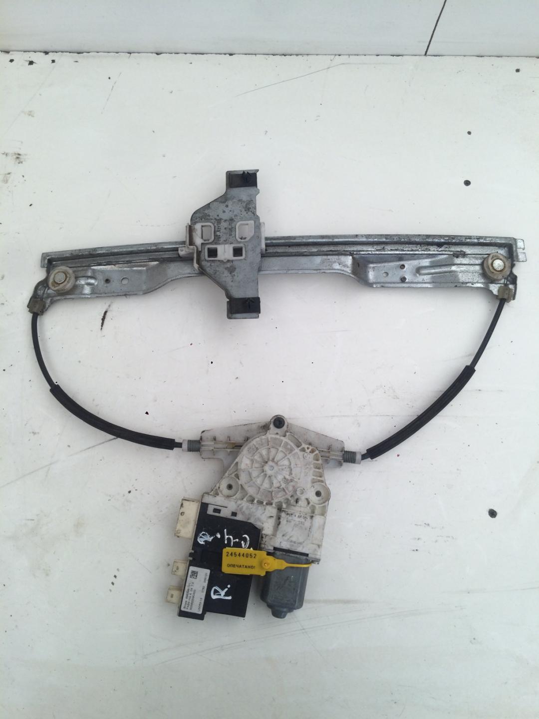 стеклоподъемник передний правый Citroen C4 1 поколение 2006, 1.6 л., бензин, хетчбэк 5 дв. - фото №1