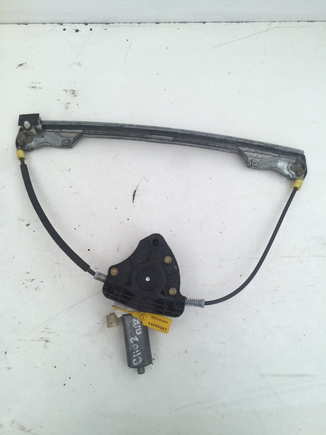 стеклоподъемник передний правый Renault Clio 2 поколение 1998, 1.2 л., бензин, хетчбэк 5 дв. - фото №1