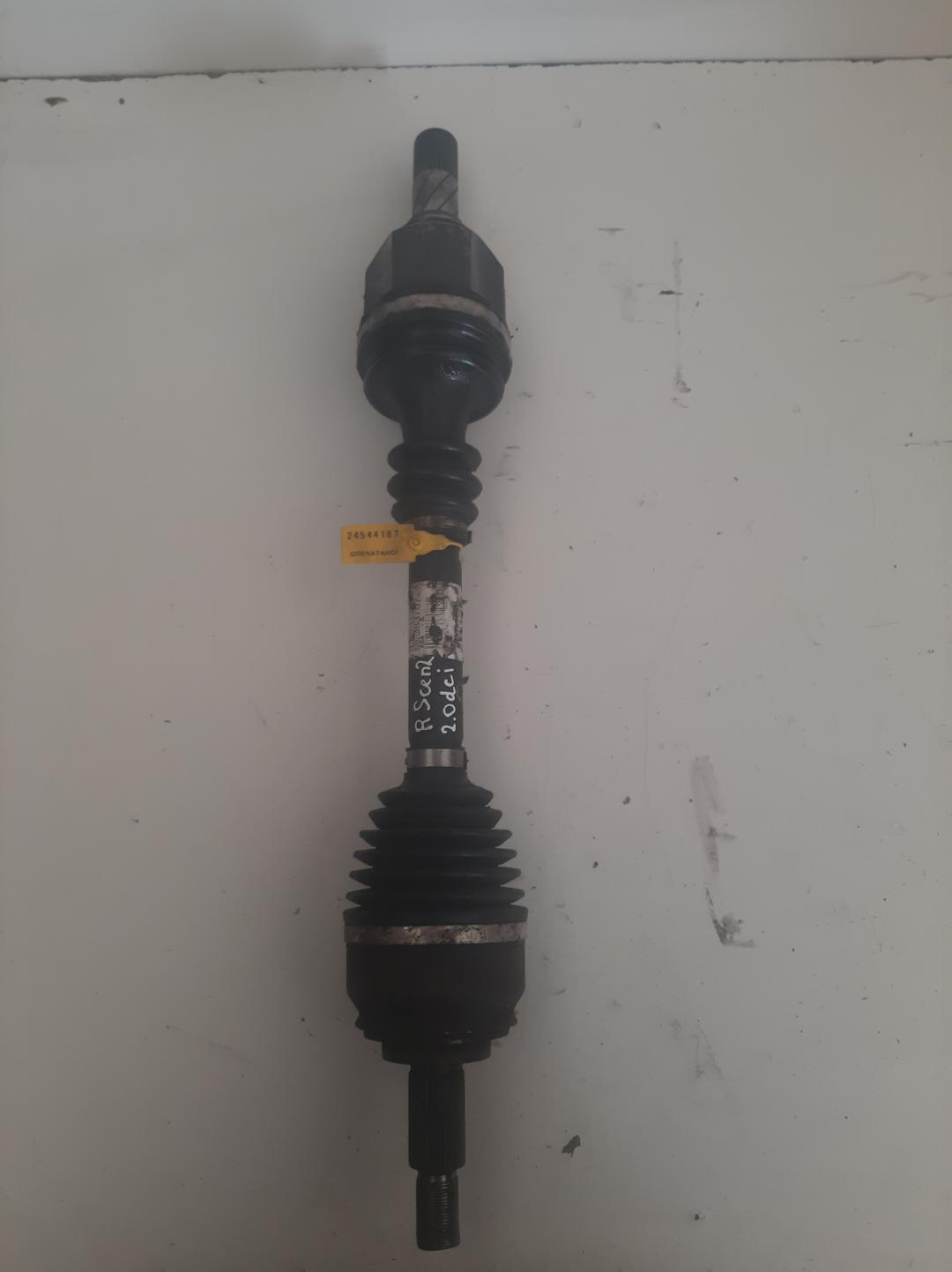 полуось передняя левая (приводной вал, ШРУС) Renault Scenic 2 поколение 2005, 2.0 л., дизель, минивэн - фото №1