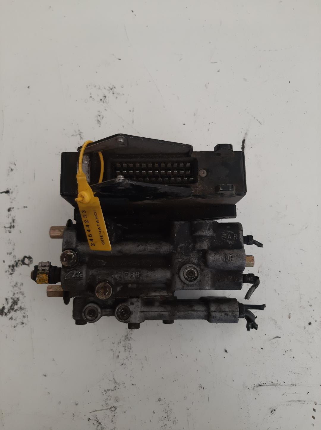 блок ABS Citroen Xantia 1 поколение 1995, 1.9 л., дизель, хетчбэк 5 дв., 9612783680 - фото №1