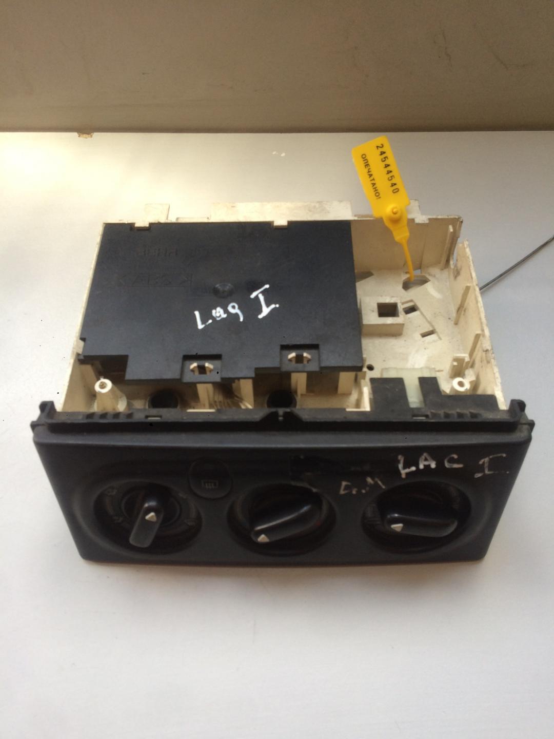 блок управления печки / климат-контроля Renault Laguna 1 поколение 1995, 1.8 л., бензин, хетчбэк 5 дв. - фото №1