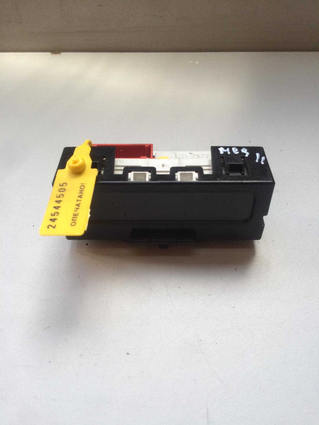 дисплей Renault Megane 2 поколение 2003, 1.5 л., дизель, хетчбэк 5 дв., 8200107839 - фото №1