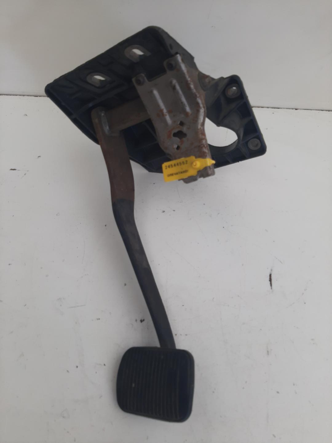 педаль тормоза Ford Escape 1 поколение BA/ZA 2001, 2.0 л., бензин, внедорожник 5 дв. - фото №1