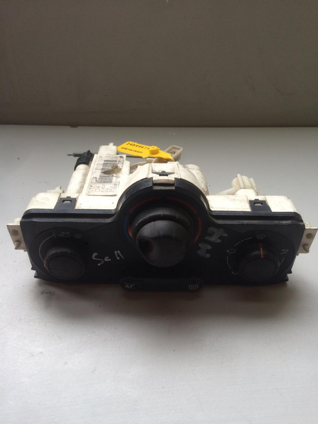 блок управления печки / климат-контроля Renault Scenic 2 поколение 2003, 1.5 л., дизель, минивэн - фото №1