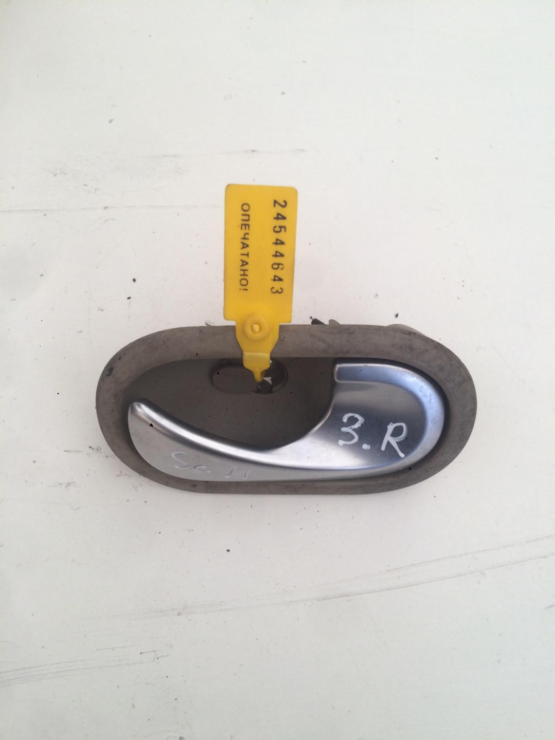 ручка внутренняя задняя правая Renault Scenic 2 поколение 2003, 1.5 л., дизель, минивэн - фото №1