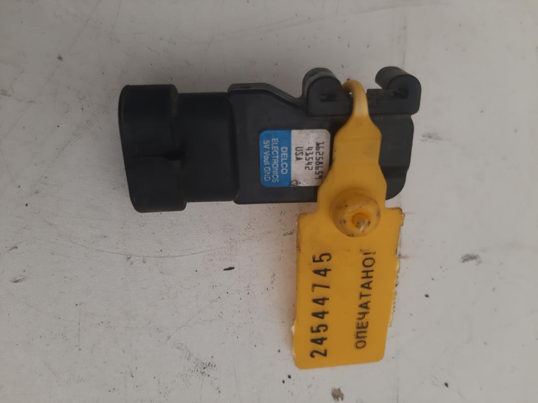 датчик давления масла Opel Meriva 1 поколение (A) 2003, 1.7 л., дизель, минивэн, 16258659 - фото №1