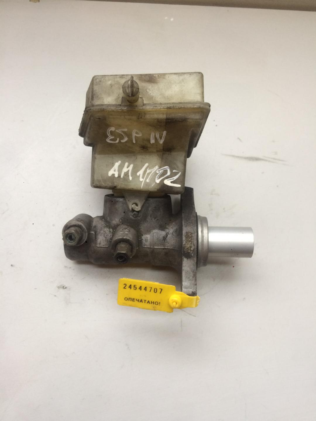 цилиндр тормозной главный Renault Espace 4 поколение 2003, 1.9 л., дизель, минивэн - фото №1