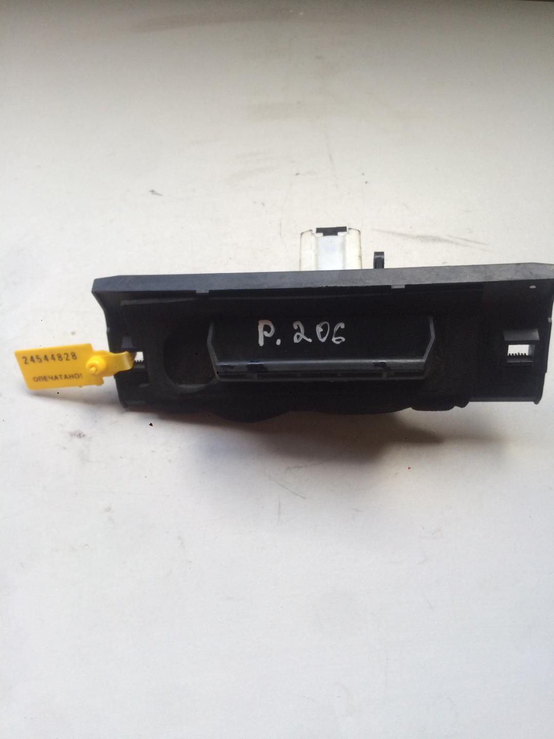 замок багажника Peugeot 206 1 поколение 2002, 1.4 л., дизель, универсал - фото №1