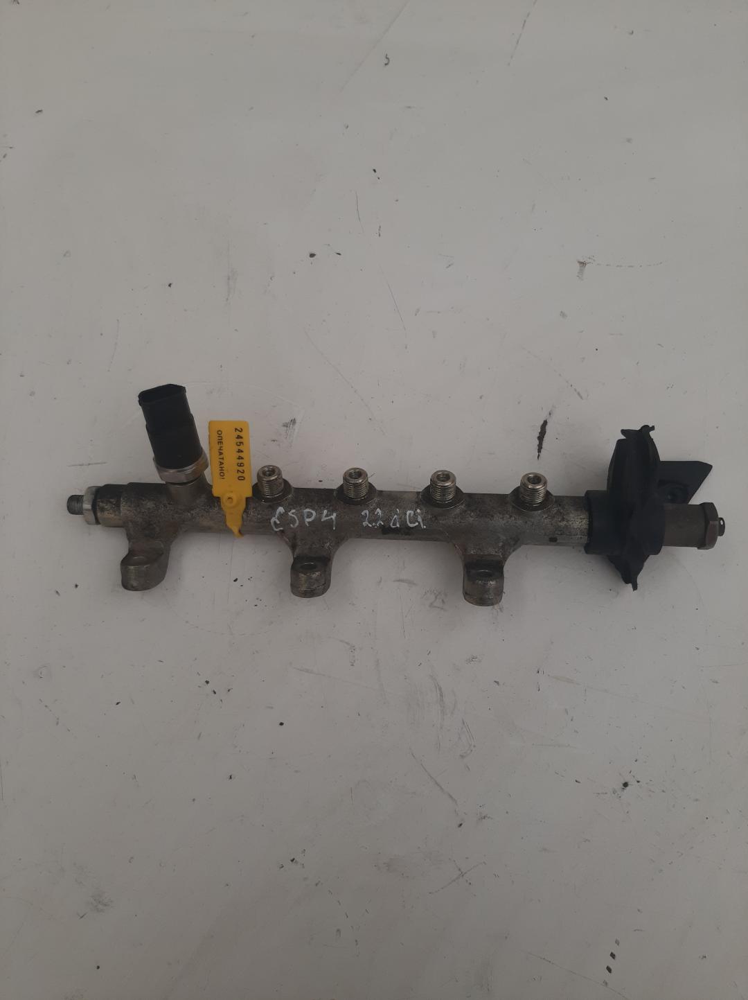 топливная рампа Renault Espace 4 поколение 2006, 2.2 л., дизель, минивэн, 8200023961 - фото №1