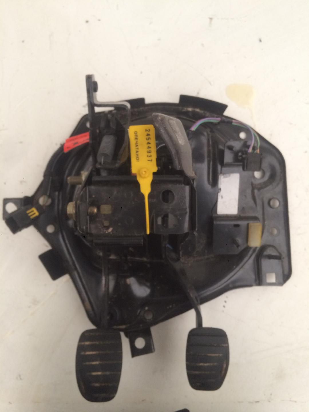 узел педальный (блок педалей) Renault Clio 2 поколение 2002, 1.5 л., дизель, хетчбэк 5 дв. - фото №1