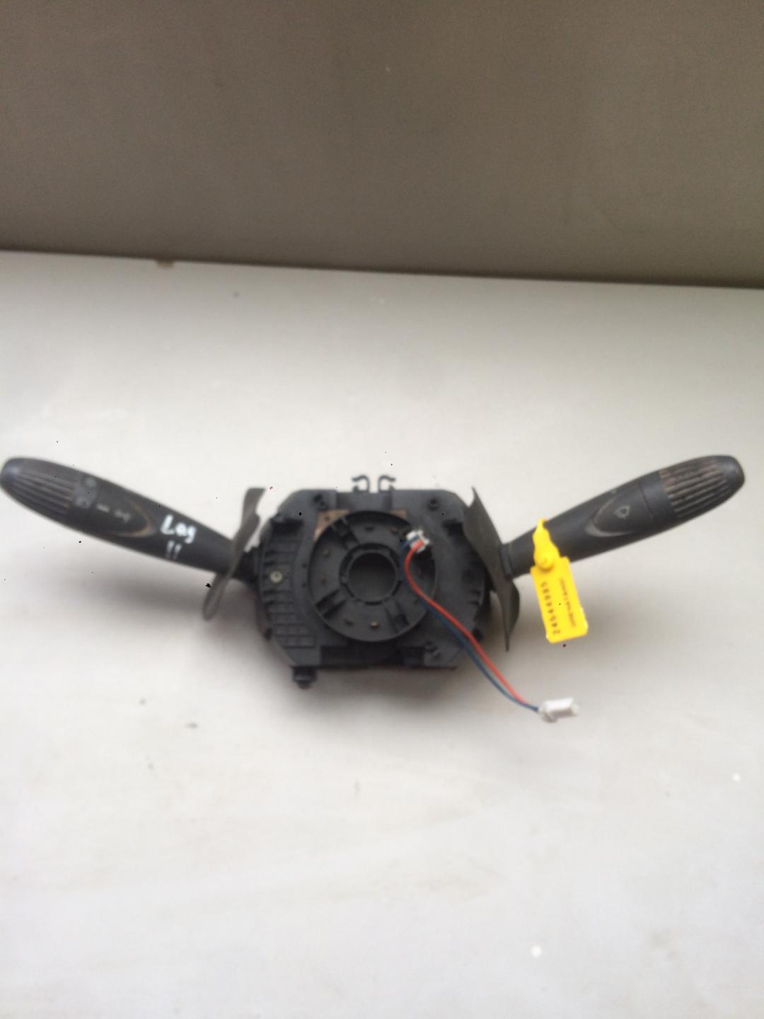 переключатель подрулевой (стрекоза) Renault Laguna 2 поколение 2001, 1.9 л., дизель, хетчбэк 5 дв. - фото №1