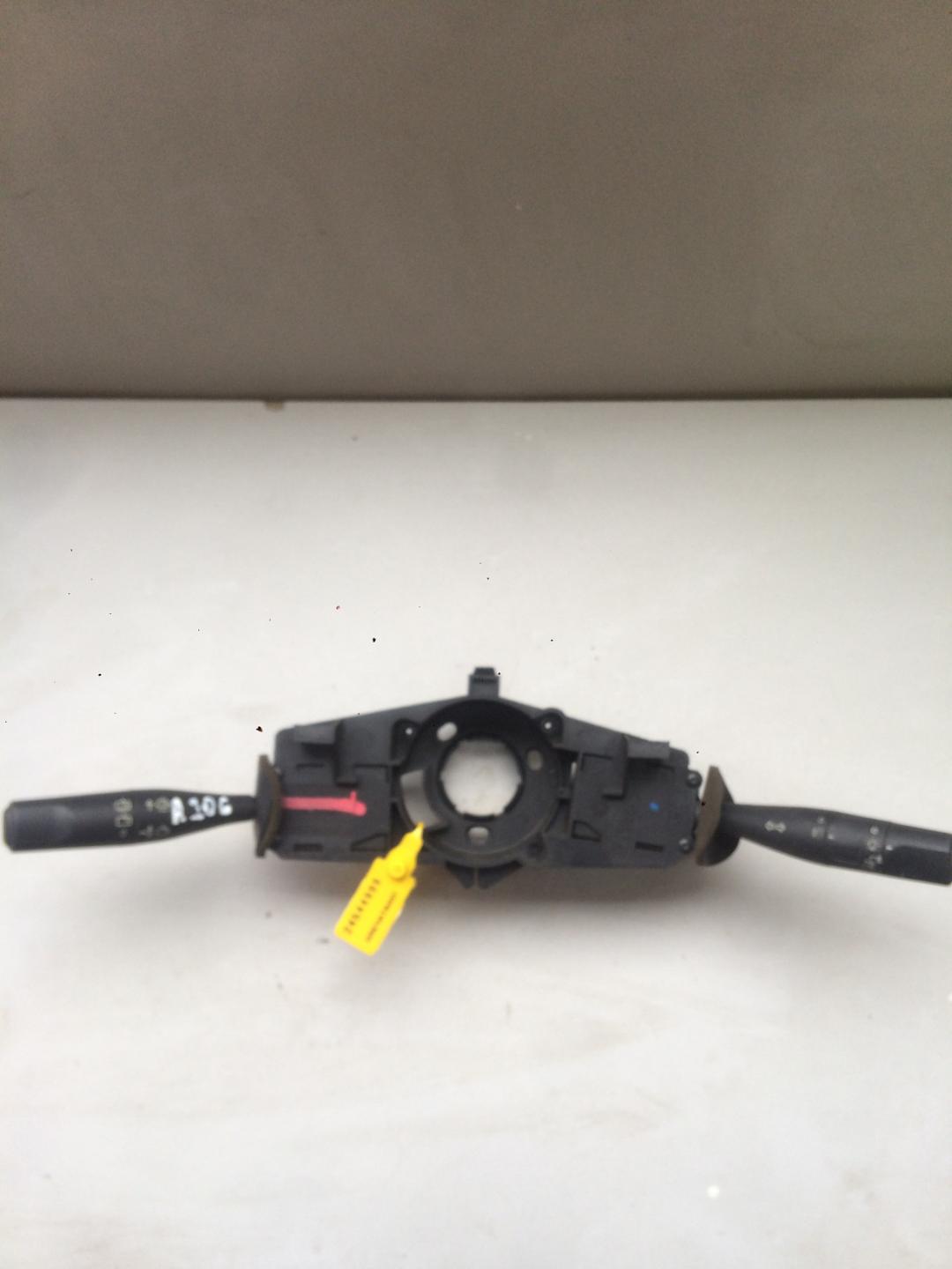 переключатель подрулевой (стрекоза) Peugeot 206 1 поколение 2002, 1.4 л., дизель, универсал - фото №1