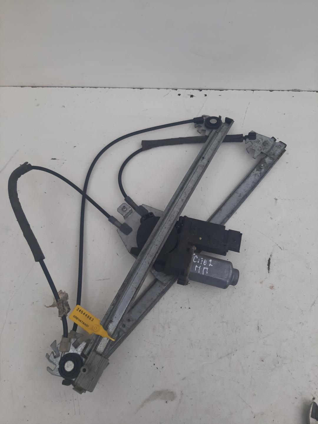 стеклоподъемник передний правый Renault Clio 2 поколение 2001, 1.5 л., дизель, хетчбэк 5 дв. - фото №1