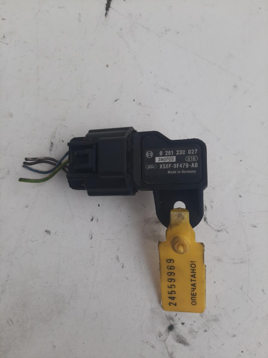 датчик давления масла Ford Ka 1 поколение 1996, 1.3 л., бензин, хетчбэк 5 дв., 0261230027 - фото №1