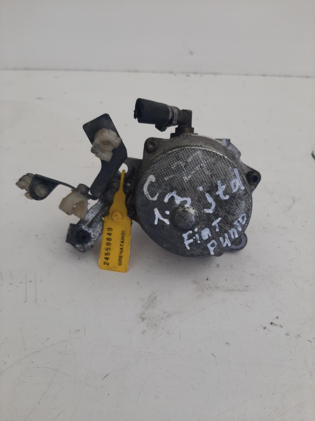 насос вакуумный Fiat Punto 2 поколение 2003, 1.3 л., дизель, хетчбэк 5 дв. - фото №1