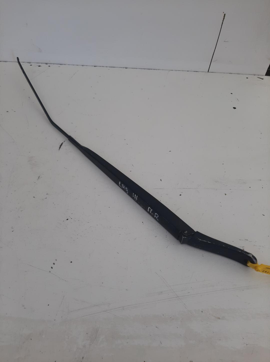 щеткодержатель (поводок стеклоочистителя, дворник) Renault Laguna 3 поколение 2007, 2.0 л., бензин, хетчбэк 5 дв. - фото №1