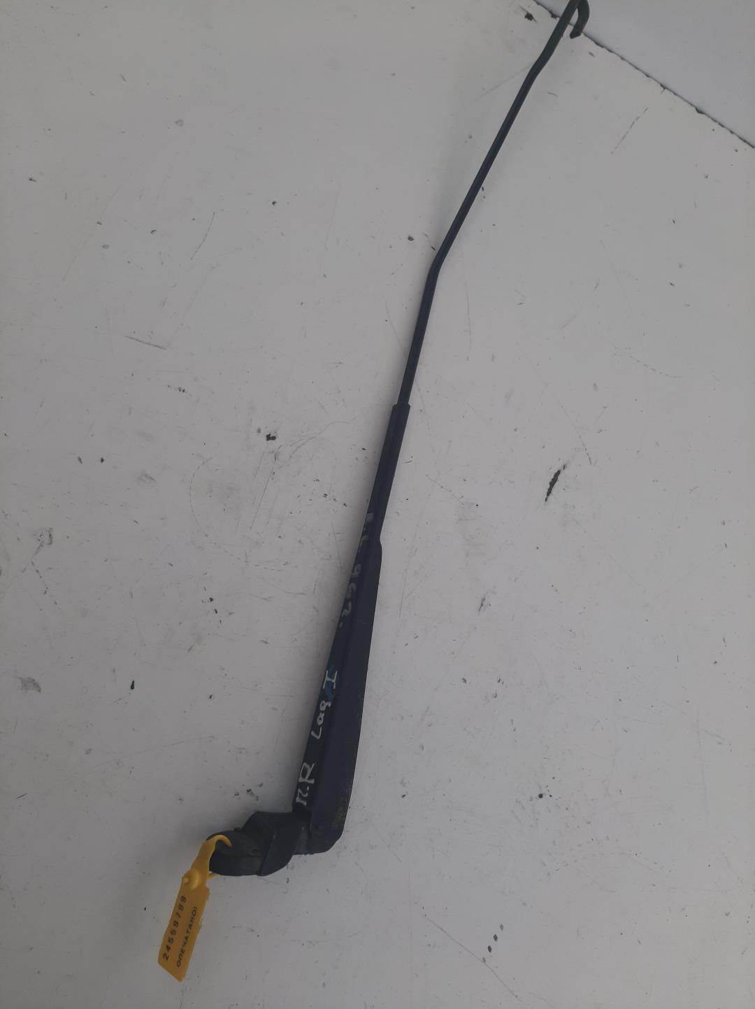 щеткодержатель (поводок стеклоочистителя, дворник) Renault Laguna 1 поколение 1996, 1.8 л., бензин, хетчбэк 5 дв. - фото №1