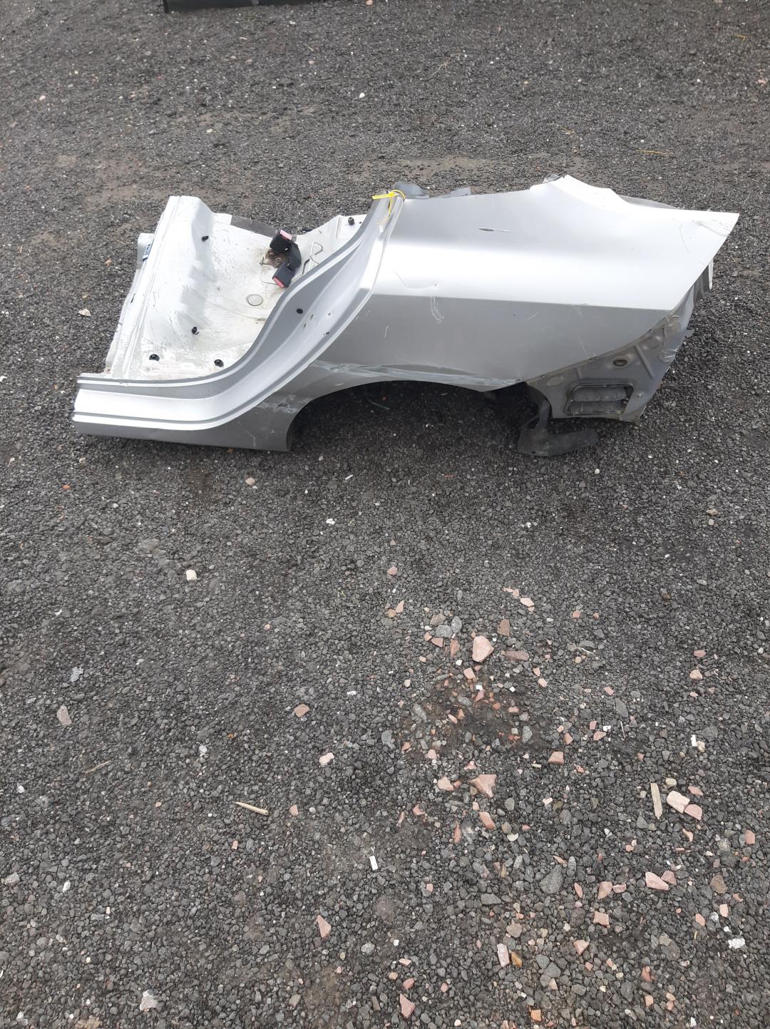 крыло заднее левое Renault Laguna 3 поколение 2007, 2.0 л., дизель, хетчбэк 5 дв. - фото №1