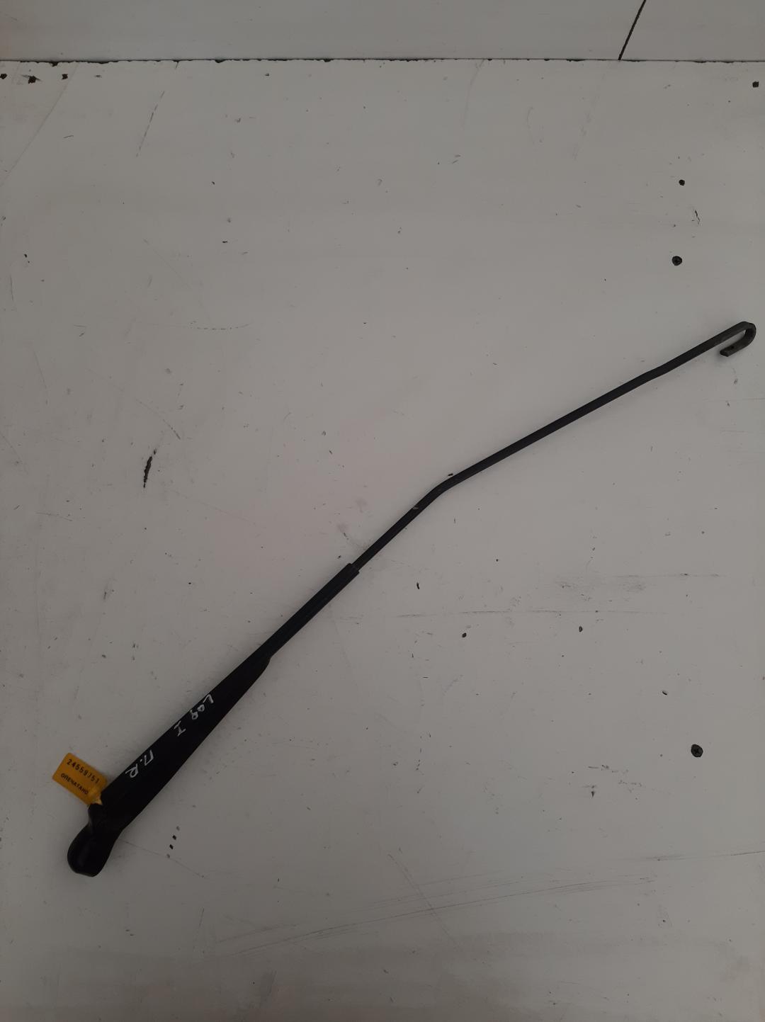 щеткодержатель (поводок стеклоочистителя, дворник) Renault Laguna 1 поколение 1995, 1.8 л., бензин, хетчбэк 5 дв. - фото №1