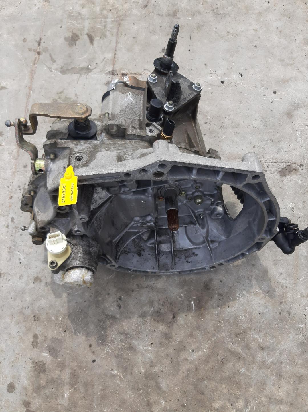 КПП механическая (МКПП) Peugeot 206 1 поколение 2002, 1.4 л., дизель, МКПП, универсал - фото №1