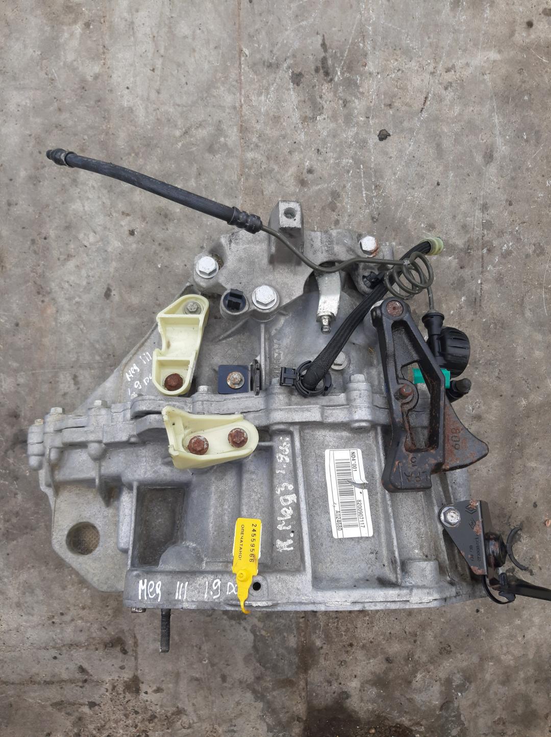 КПП механическая (МКПП) Renault Megane 3 поколение 2009, 1.9 л., дизель, универсал, 8200907117 - фото №1