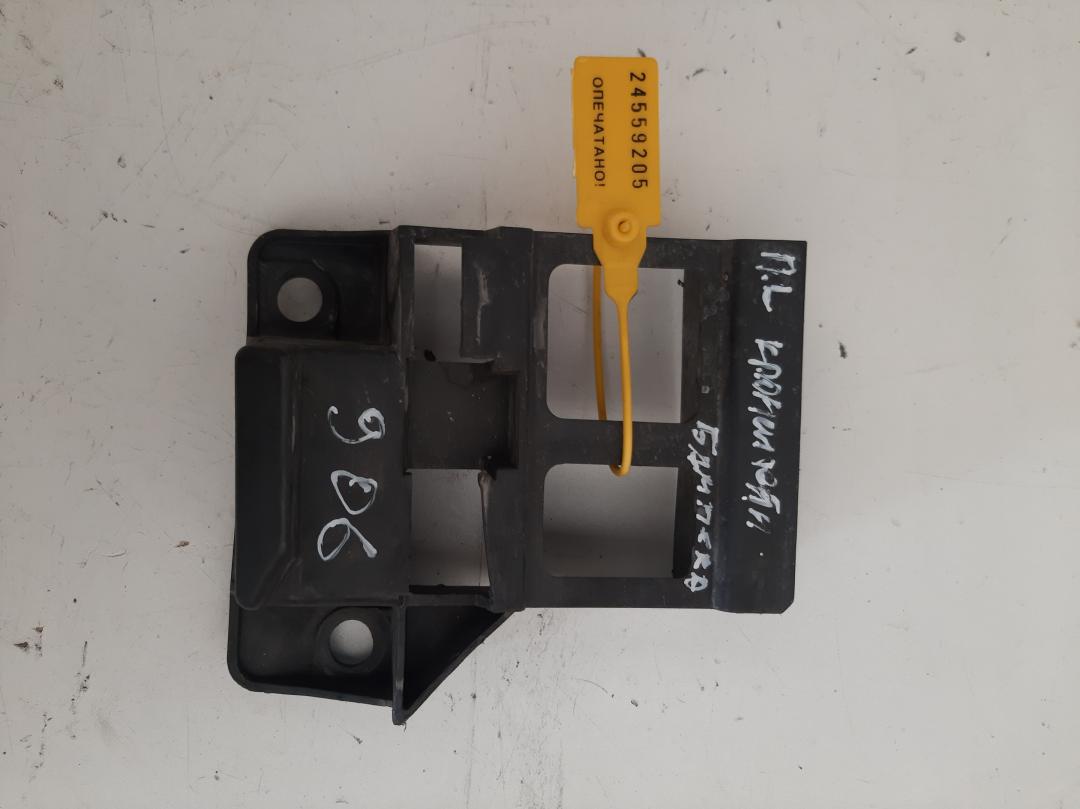 Крепление бампера переднего Mercedes-Benz Sprinter 2 поколение (W906) 2006, 3.0 л., дизель, микроавтобус - фото №1