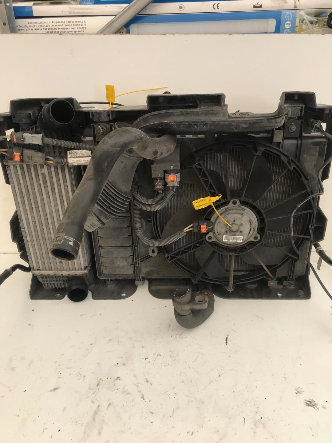 вентилятор радиатора Peugeot 508 1 поколение 2013, 2.0 л., дизель, седан, 0099254120581 - фото №1