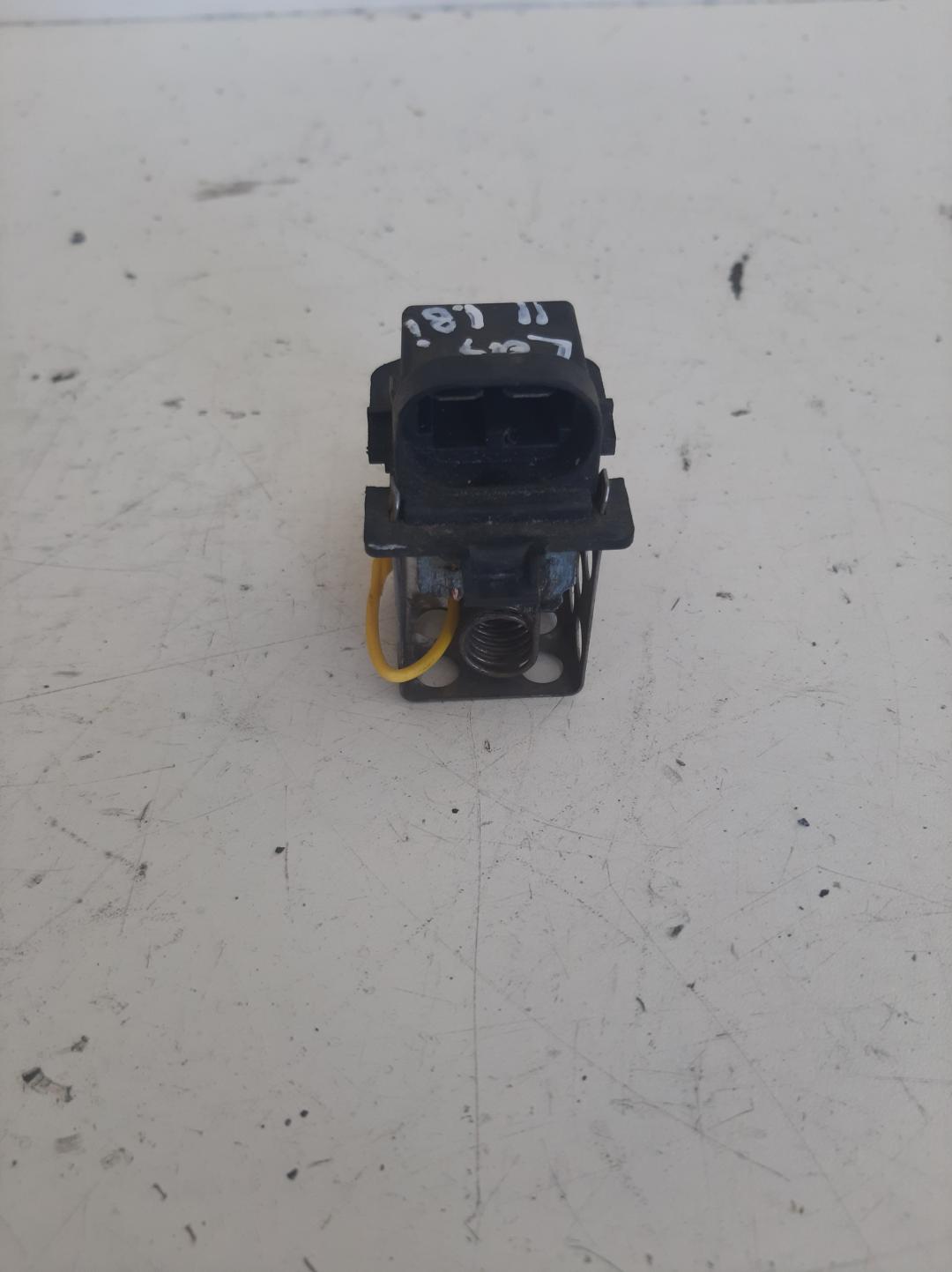 блок управления вентилятором (реле) Renault Laguna 2 поколение 2001, 1.8 л., бензин, хетчбэк 5 дв., 8200045082 - фото №1