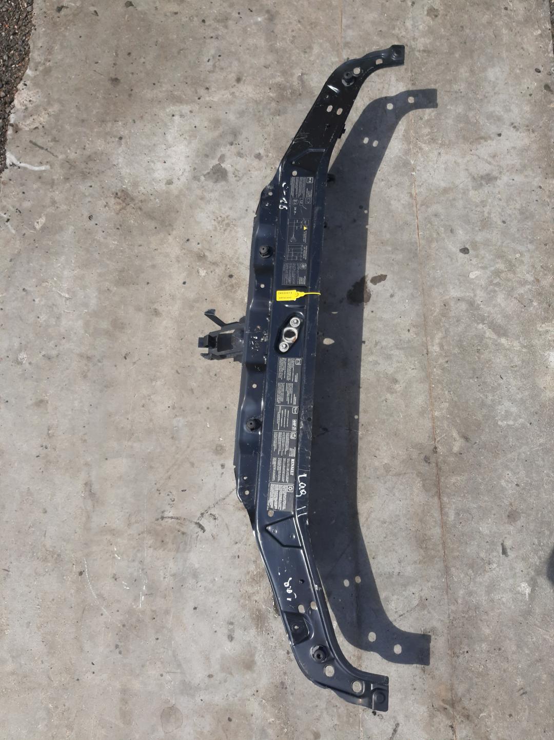 рамка капота Renault Laguna 2 поколение 2001, 1.8 л., бензин, хетчбэк 5 дв. - фото №1