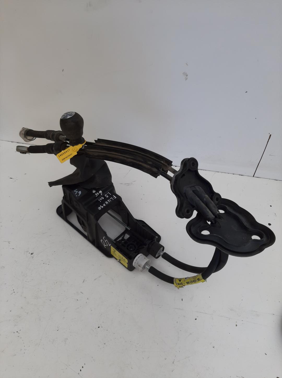 кулиса Renault Fluence 1 поколение 2010, 1.5 л., дизель, 6МКПП, седан, 8201062921 - фото №1