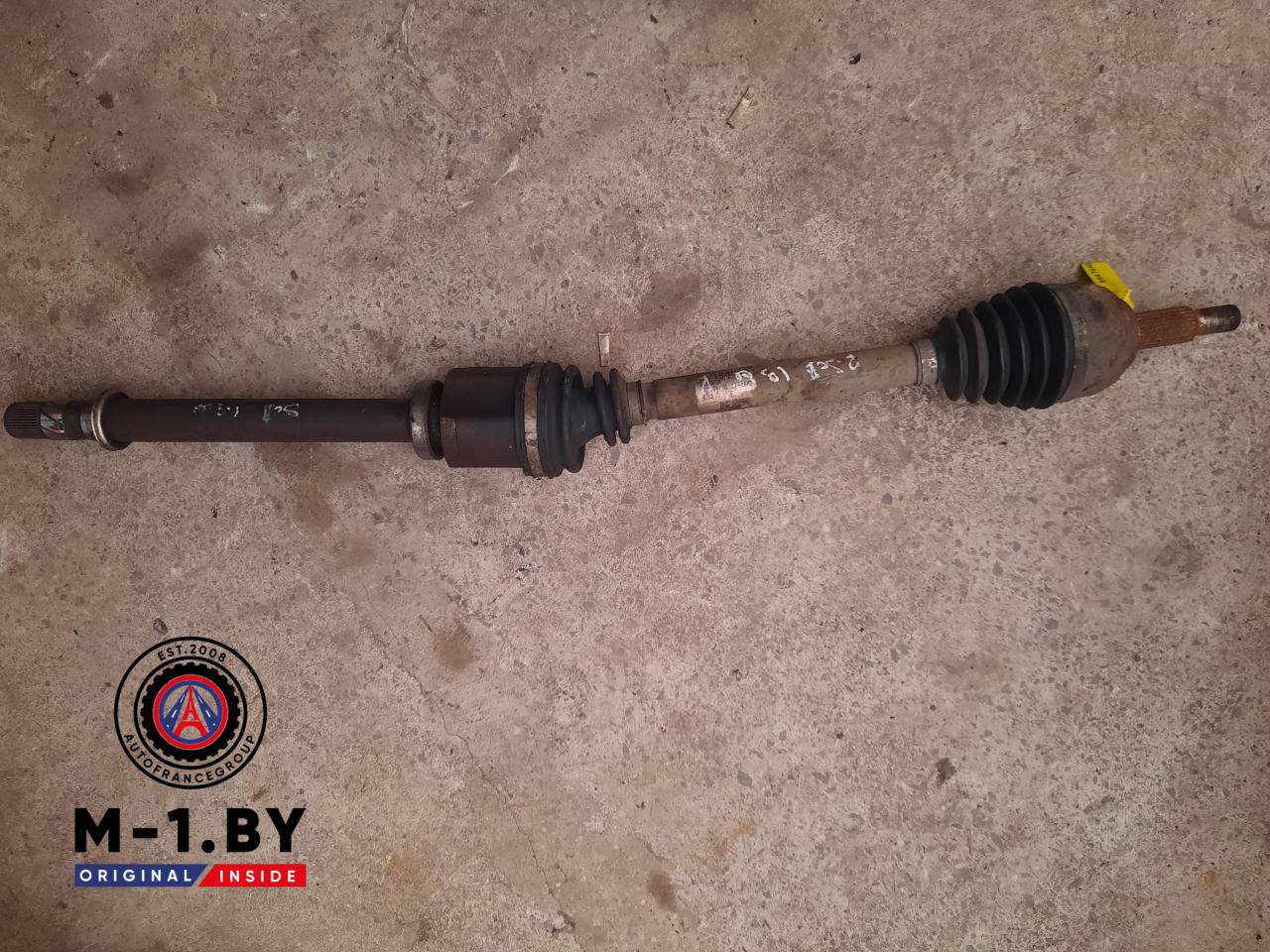 полуось передняя правая (приводной вал, ШРУС) Renault Scenic 2 поколение (2003 - 2006), 1.9 л., дизель, 8200198015 - фото №1