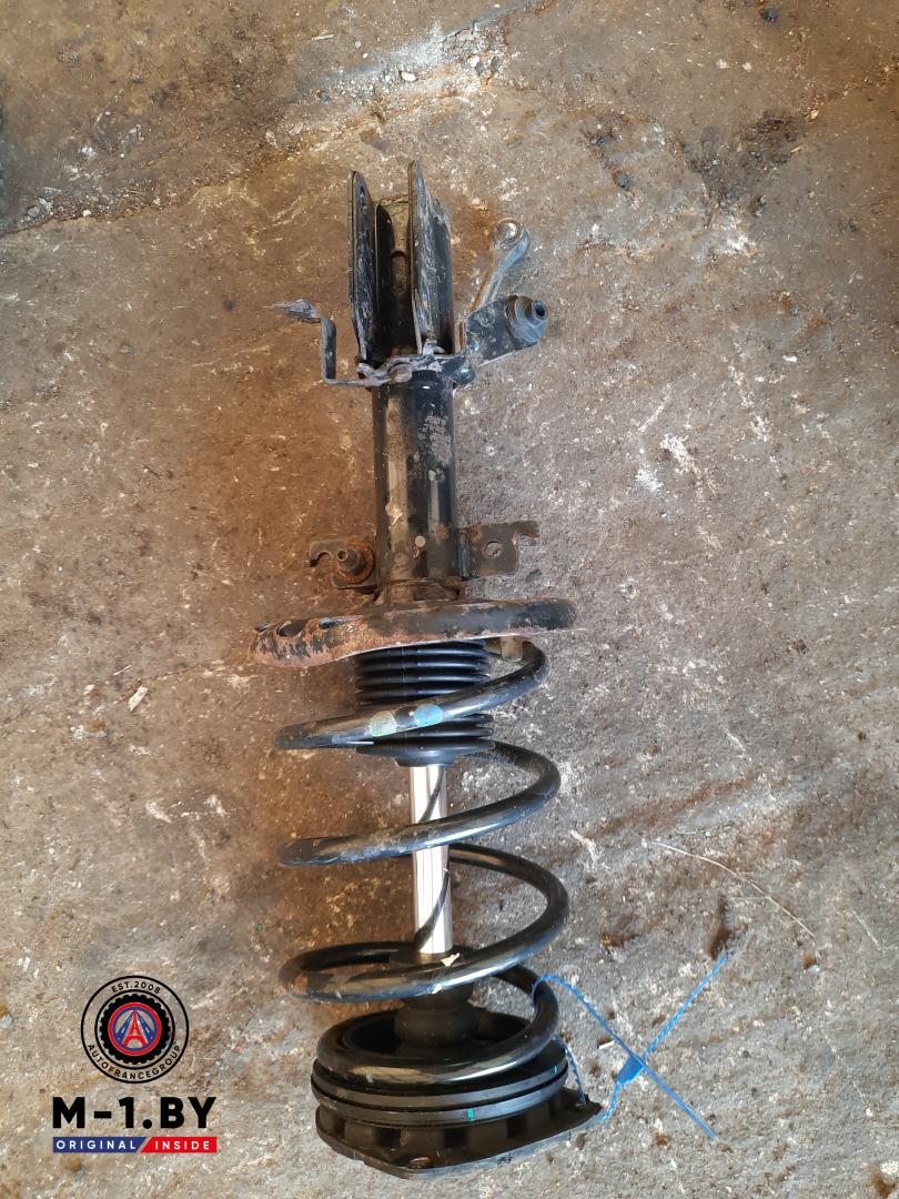 стойка передняя левая Renault Scenic 3 поколение (2009 - 2012) - фото №1