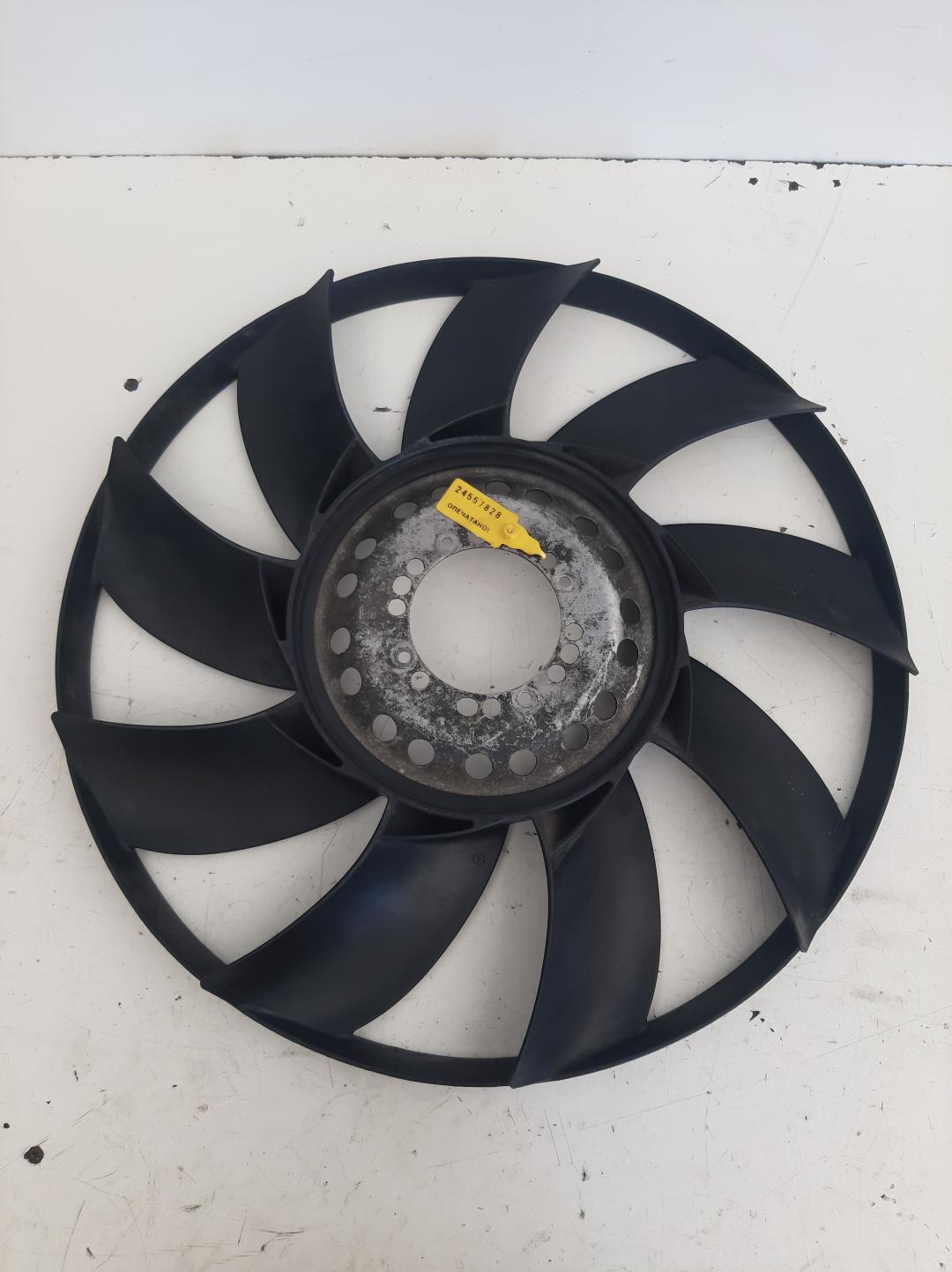 крыльчатка вентилятора (лопасти) BMW 7 серия E65/E66/E67 2001, 3.6 л., дизель, 115275047320 - фото №1