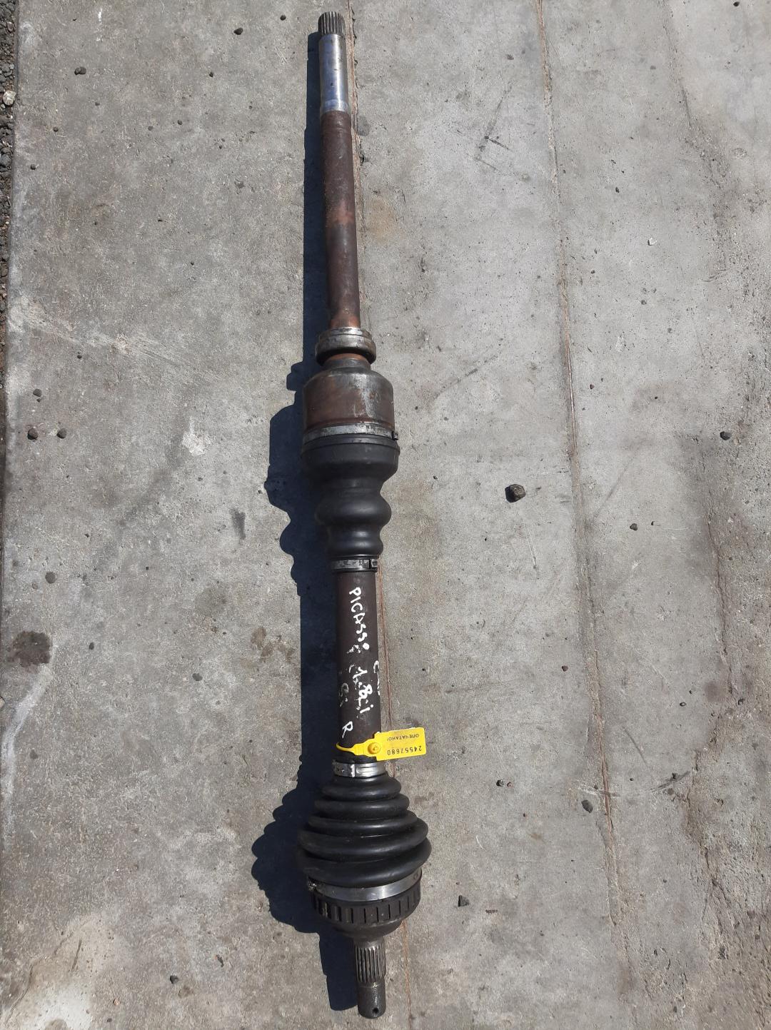 полуось передняя правая (приводной вал, ШРУС) Citroen Xsara Picasso 1 поколение 1999, 1.8 л., бензин - фото №1