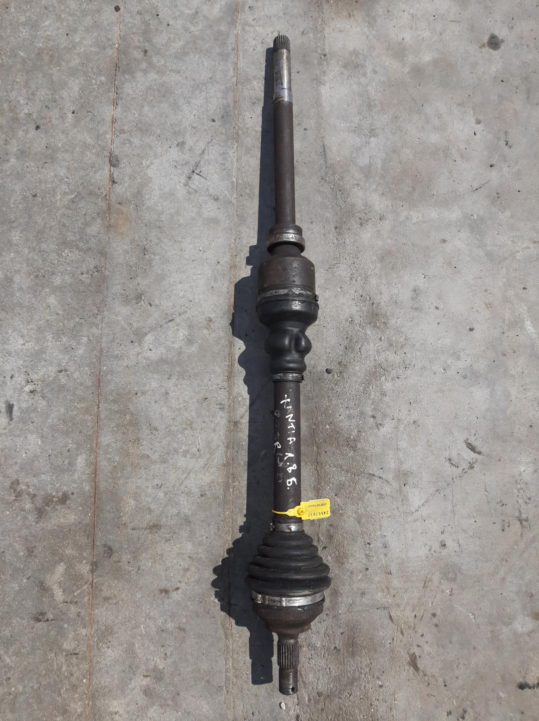 полуось передняя правая (приводной вал, ШРУС) Citroen Xantia 1 поколение 1997, 1.8 л., бензин - фото №1
